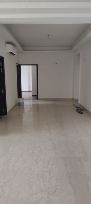 3.5 BHK Apartment For Rent in Wave Amore, Sector 32