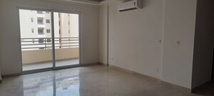 Room in 3.5 BHK Apartment at Wave Amore, Sector 32 – for Rent
