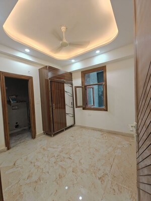Room in 3 BHK Builder Floor at Sector 73 – for Sale