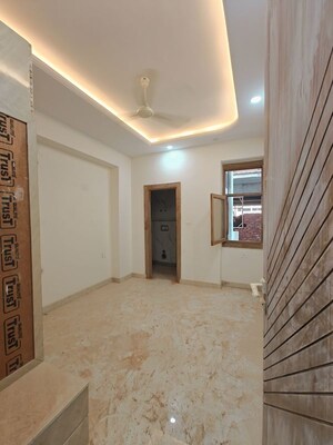 Room in 3 BHK Builder Floor at Sector 73 – for Sale