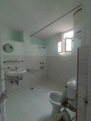 Bathroom in 1 BHK Apartment at Defence Colony – for Rent
