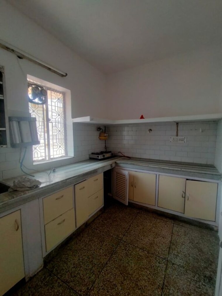 Kitchen, defence colony 1 Bedroom 750 Sq.Ft. Apartment In Defence Colony Delhi 10412996