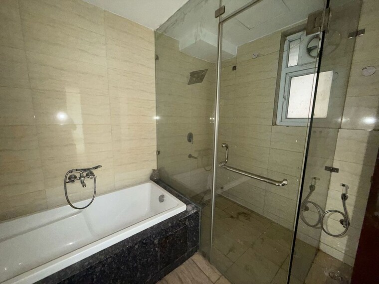 Bathroom, 3c-lotus-300 3.5 Bedroom 3996 Sq.Ft. Apartment In Sector 107 Noida 10412995
