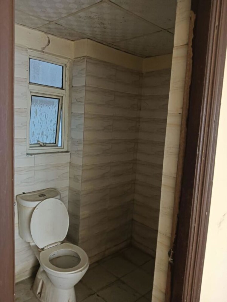 Bathroom, panchsheel-greens 2 Bedroom 915 Sq.Ft. Apartment In Sector 16 Greater Noida Greater Noida 10412985