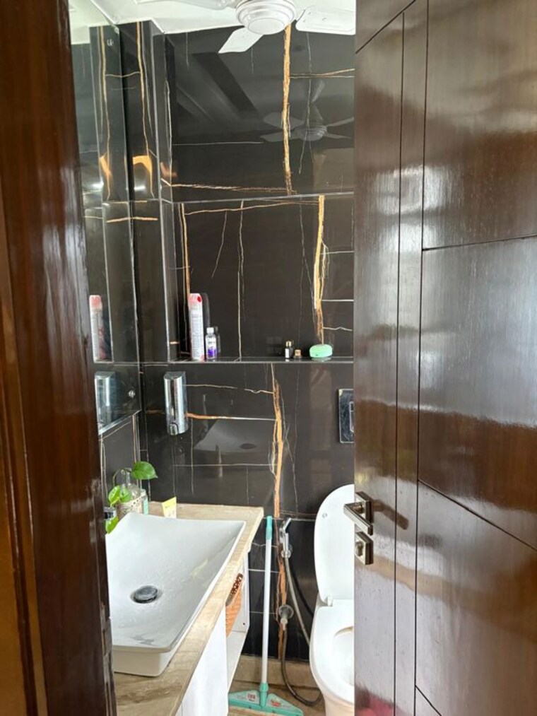 undefined, chittaranjan park 3 Bedroom 200 Sq.Yd. Builder Floor In Chittaranjan Park Delhi 10413014
