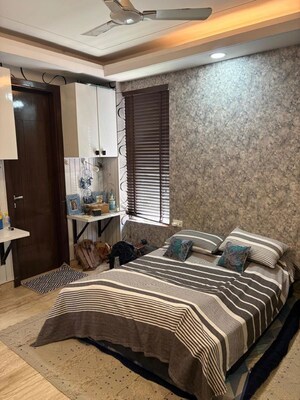 Bedroom in 3 BHK Builder Floor at Chittaranjan Park – for Rent