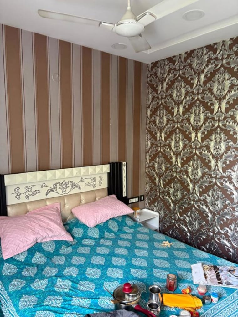 Bedroom, chittaranjan park 3 Bedroom 200 Sq.Yd. Builder Floor In Chittaranjan Park Delhi 10413014