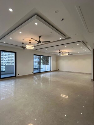 Room in 5 BHK Apartment at ABA County 107, Sector 107 – for Rent