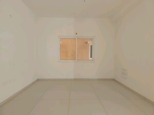Room in 3 BHK Apartment at Aurobindo The Regent, Kondapur – for Sale