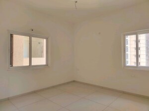 Room in 3 BHK Apartment at Aurobindo The Regent, Kondapur – for Sale