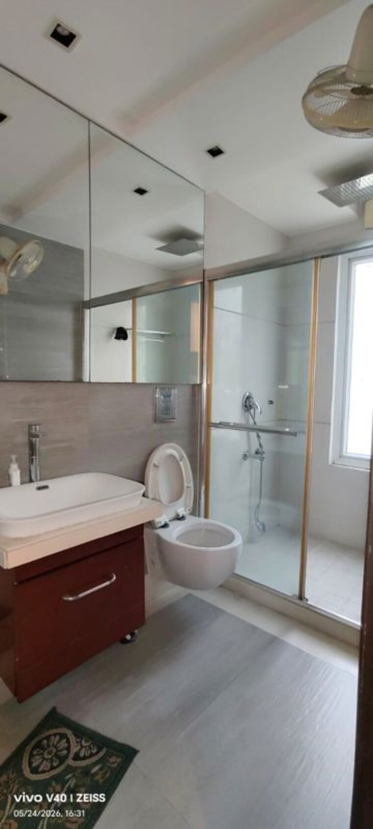 Bathroom, uday park 3 Bedroom 217 Sq.Yd. Builder Floor In Uday Park Delhi 10413023