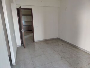 Room in 2.5 BHK Apartment at Panchsheel Greens, Sector 16 Greater Noida – for Sale
