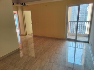 Room in 2.5 BHK Apartment at Panchsheel Greens, Sector 16 Greater Noida – for Sale