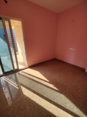 Room in 2.5 BHK Apartment at Panchsheel Greens, Sector 16 Greater Noida – for Sale