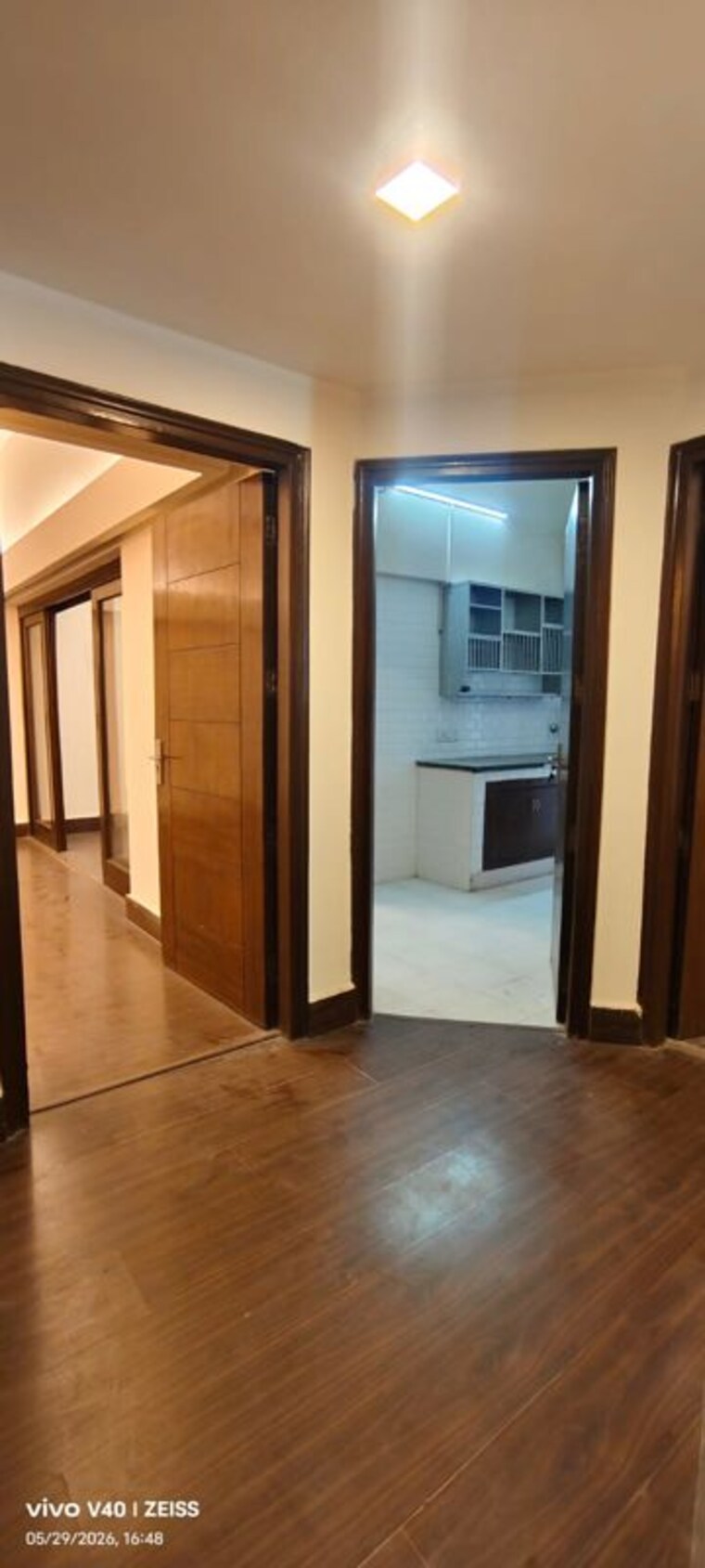 Room, defence colony 2.5 Bedroom 325 Sq.Yd. Apartment In Defence Colony Delhi 10413061