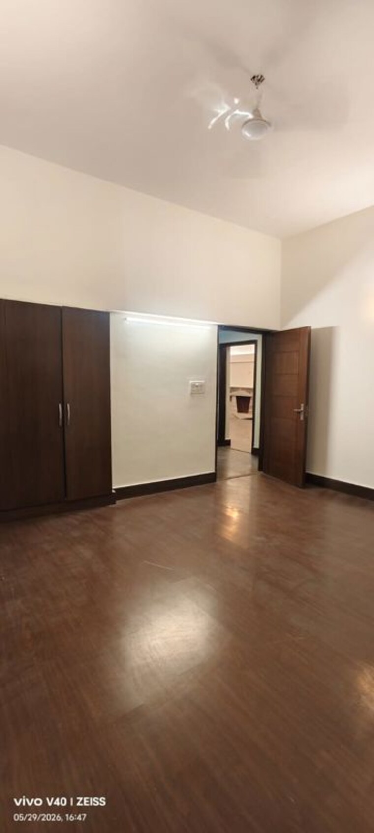 Room, defence colony 2.5 Bedroom 325 Sq.Yd. Apartment In Defence Colony Delhi 10413061