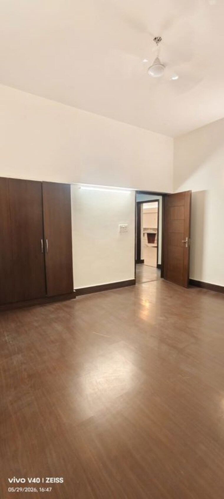 Room, defence colony 2.5 Bedroom 325 Sq.Yd. Apartment In Defence Colony Delhi 10413061
