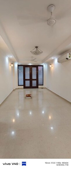 3 BHK + Servant Room Apartment For Rent in Defence Colony
