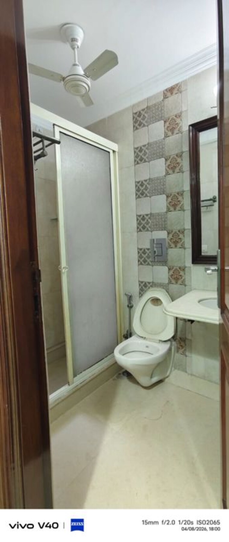 Bathroom, defence colony 3 Bedroom 217 Sq.Yd. Apartment In Defence Colony Delhi 10413105