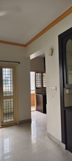 Room in 2 BHK Apartment at Halasuru – for Rent