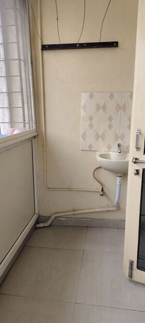 Bathroom in 2 BHK Apartment at Halasuru – for Rent