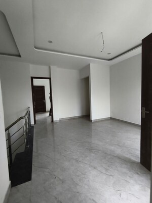 Room in 3 BHK Villa at Vision Homes Ghazipur, Ghazipur – for Sale