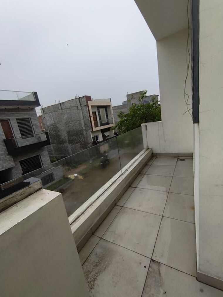 Balcony, vision-homes-ghazipur 3 Bedroom 111 Sq.Ft. Villa In Ghazipur Zirakpur 10413124