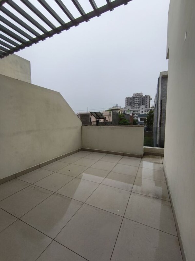 Balcony, vision-homes-ghazipur 3 Bedroom 111 Sq.Ft. Villa In Ghazipur Zirakpur 10413124