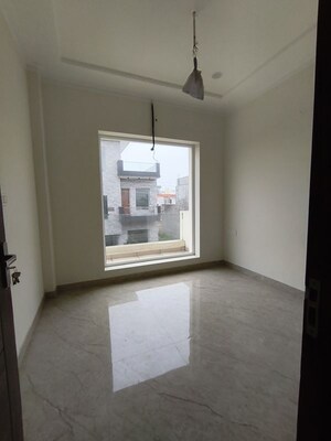 Room in 3 BHK Villa at Vision Homes Ghazipur, Ghazipur – for Sale