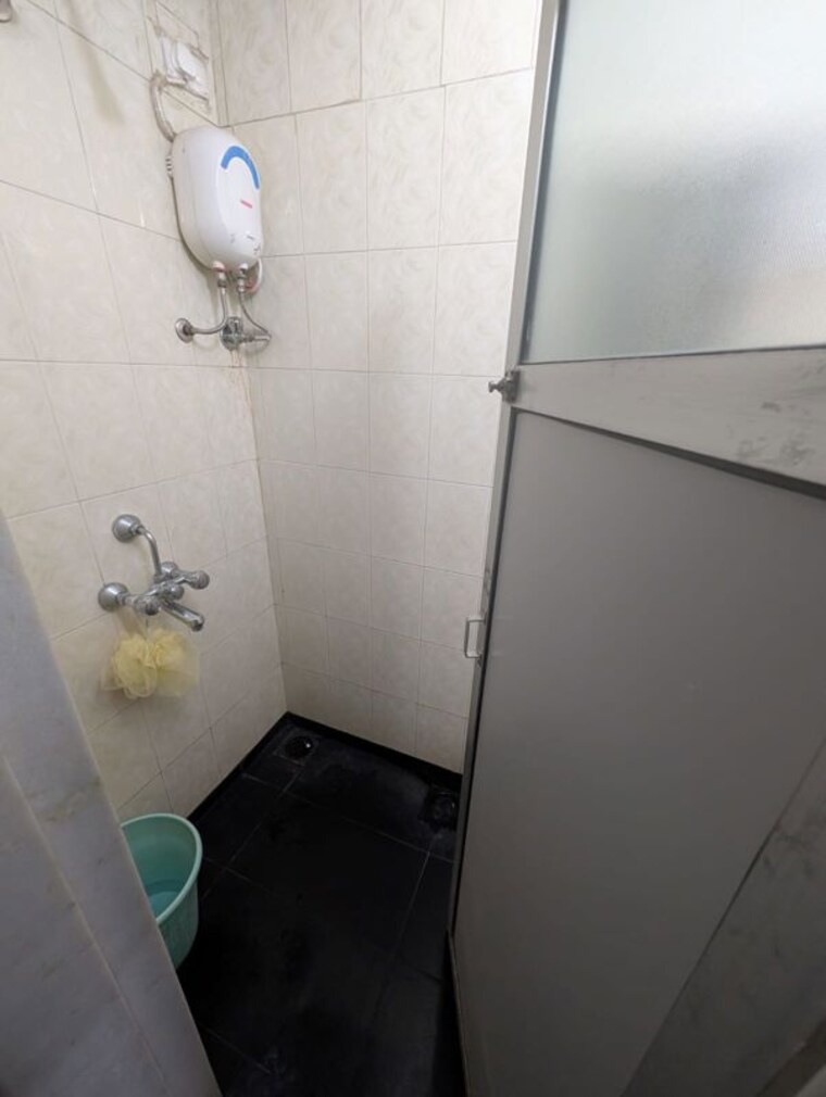 Bathroom, gokuldham-complex 2 Bedroom 600 Sq.Ft. Apartment In Goregaon East Mumbai 10413152