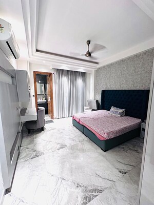 Bedroom in 3 BHK Builder Floor at Auram Floor, South City 2 – for Rent