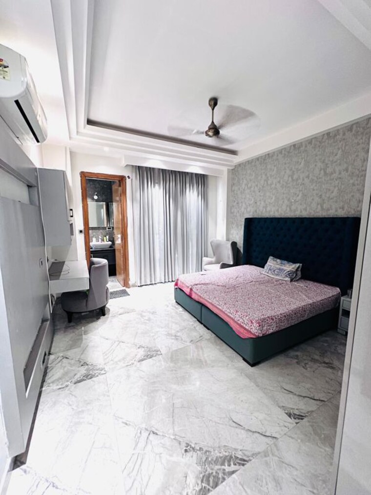 Bedroom, auram-floor 3 Bedroom 2500 Sq.Ft. Builder Floor In South City 2 Gurgaon 10413167
