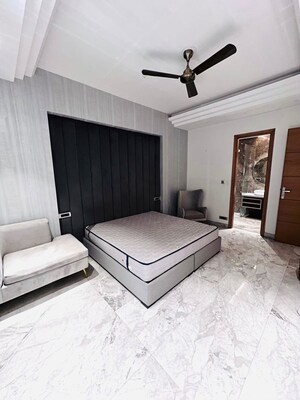 Bedroom in 3 BHK Builder Floor at Auram Floor, South City 2 – for Rent