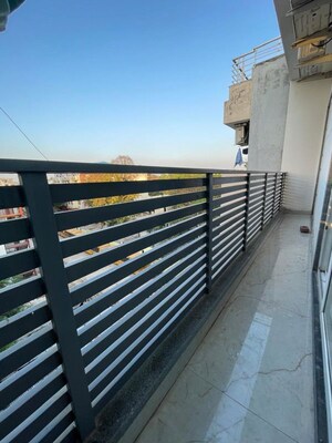 Balcony in 2 BHK Builder Floor at Auram Floor, South City 2 – for Rent