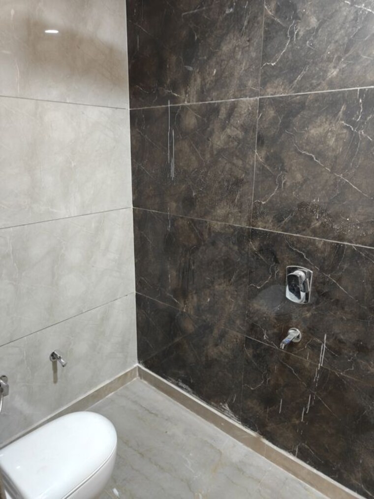 Bathroom, azadpur 2 Bedroom 900 Sq.Ft. Builder Floor In Azadpur Delhi 10413170
