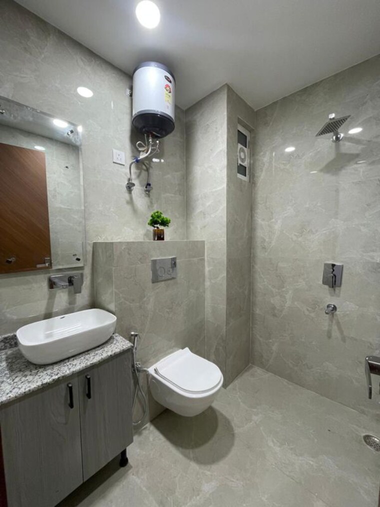 Bathroom, auram-floor 3 Bedroom 1500 Sq.Ft. Builder Floor In South City 2 Gurgaon 10413178