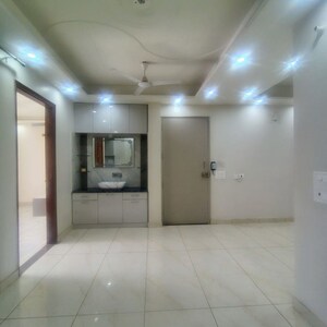 Room in 2.5 BHK Villa at Unitech Arcadia, South City 2 – for Rent