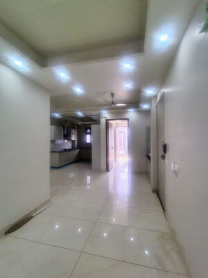 Building Lobby in 2.5 BHK Villa at Unitech Arcadia, South City 2 – for Rent