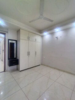 2.5 BHK + Store Room Villa For Rent in Unitech Arcadia