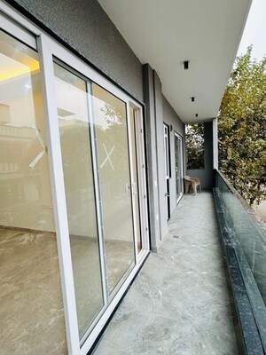Building Lobby in 2 BHK Builder Floor at Baani Square, Sector 50 – for Rent