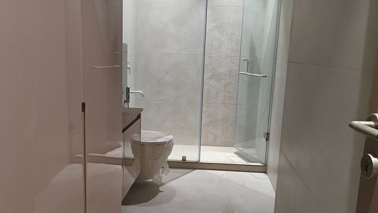 Bathroom, model town phase 2 4 Bedroom 2700 Sq.Ft. Builder Floor In Model Town Phase 2 Delhi 10413200