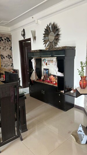 Room in 2 BHK Builder Floor at Golden Floors, Sector 50 – for Rent