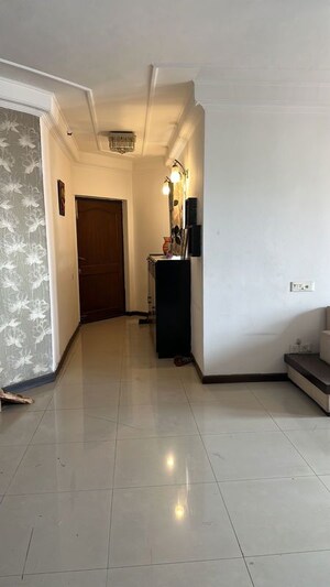 Building Lobby in 2 BHK Builder Floor at Golden Floors, Sector 50 – for Rent