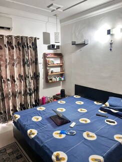 2 BHK + Store Room Builder Floor For Rent in Golden Floors