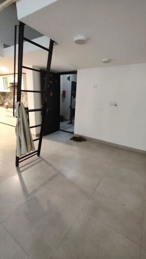 Room in 1.5 BHK Apartment at Group Satellite Aarambh, Malad East – for Rent
