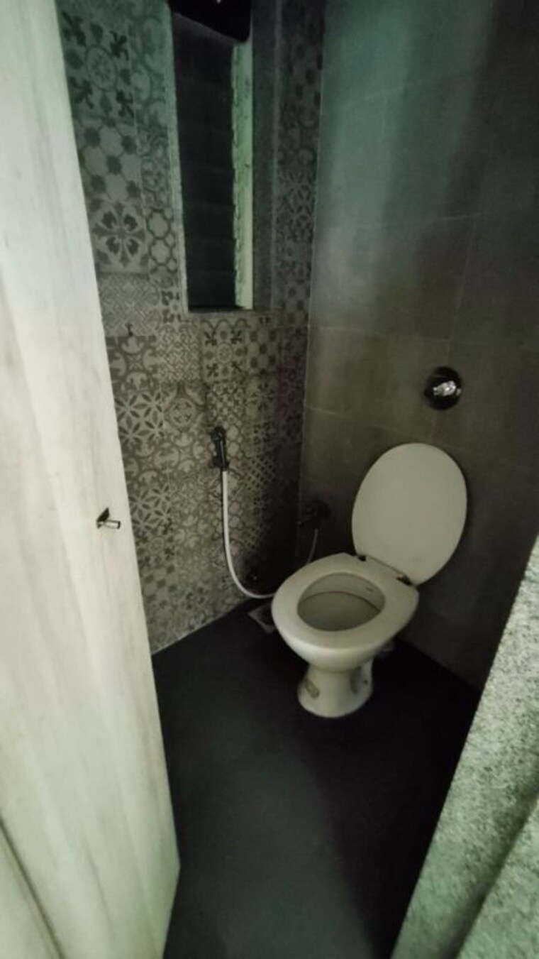 Bathroom, group-satellite-aarambh 1.5 Bedroom 550 Sq.Ft. Apartment In Malad East Mumbai 10413230