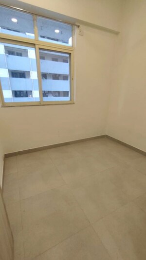 Room in 1.5 BHK Apartment at Group Satellite Aarambh, Malad East – for Rent