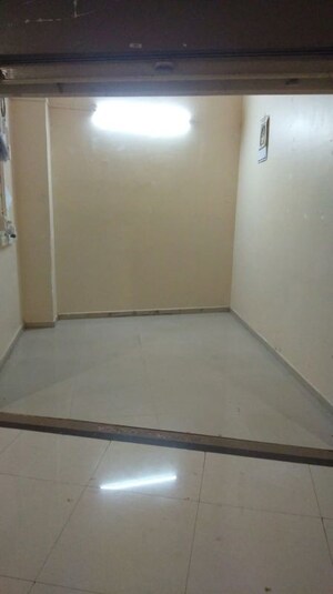 Room in 1.5 BHK Apartment at Group Satellite Aarambh, Malad East – for Rent
