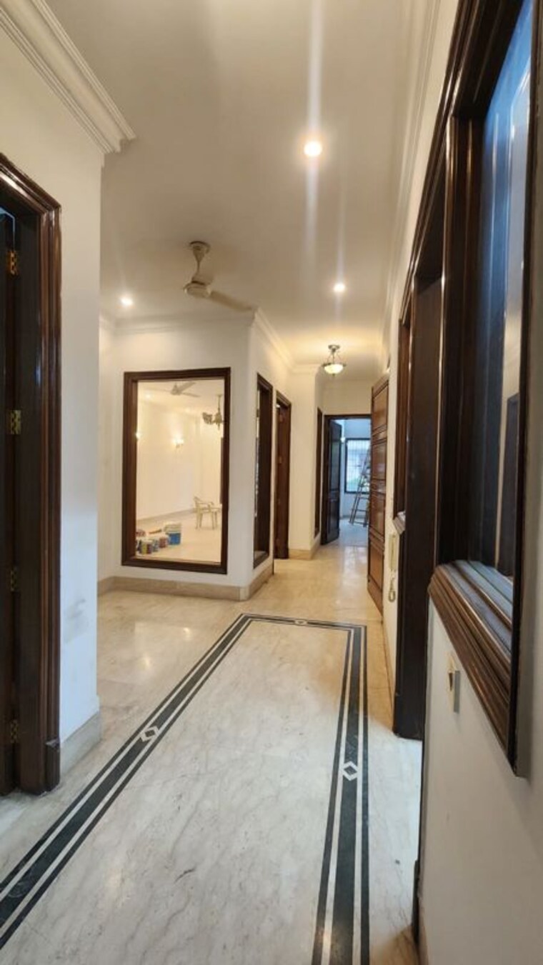 undefined, vasant vihar 4 Bedroom 2400 Sq.Ft. Builder Floor In Vasant Vihar Delhi 10413268