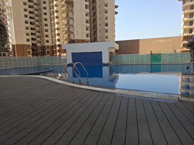 Swimming Pool, sector 82 3 Bedroom 1700 Sq.Ft. Apartment In Sector 82 Noida 10413271